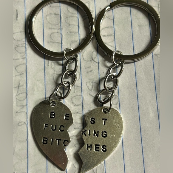 Best Fucking Bitches Heart Keychain Set - Picture 2 of 3